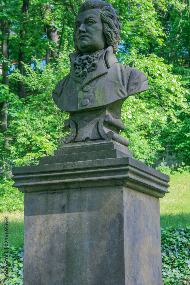 Obraz premium 2009.05.08, Prague, Czech. Mozart's sculpture of Tomas Seidan, 1876. Monument to famous composers. Sights of Prague.
