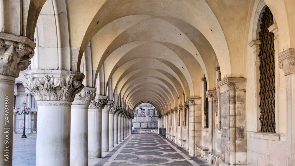 Der Gotische Dogenpalast (Venedig)