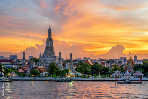 Photography Wat Arun -the Temple of Dawn in Bangkok, Thailand