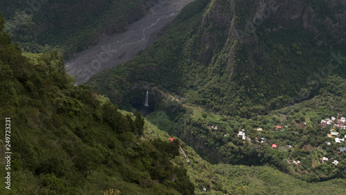 Grand Bassin, petit village encaissé au fond de la vallée, îlet, La Réunion