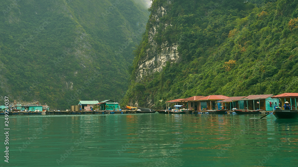 Naklejka premium Halong Bay Vietnam Fishing Village 2