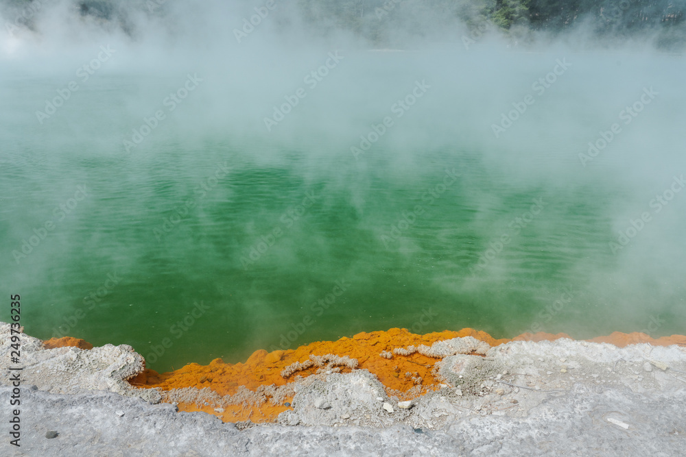 © Penteas - Champagne Pool, Waiotapu, New Zealand