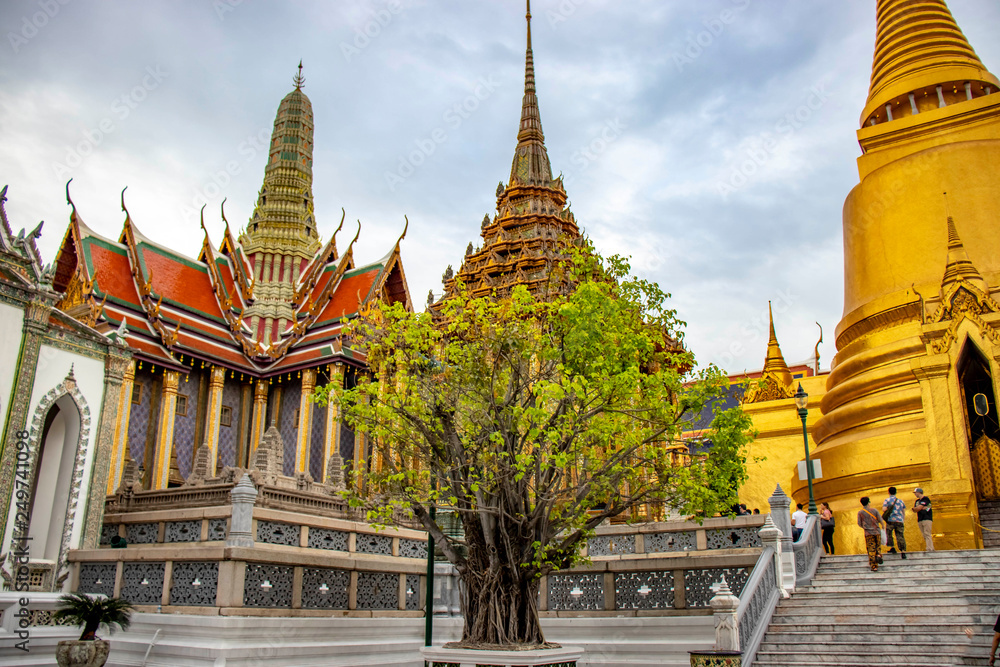 Fototapeta premium Gran Palace Wat Phra Kaew Temple in Bangkok, Thailand