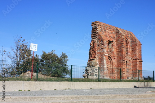 Ruiny kościoła w Trzęsaczu. photo