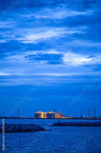 Fototapeta Naklejka Na Ścianę i Meble -  Large power plant in the middle of the sea