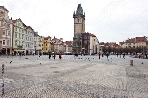 vue de la tour de l'horloge Place de la vieille ville à Prague