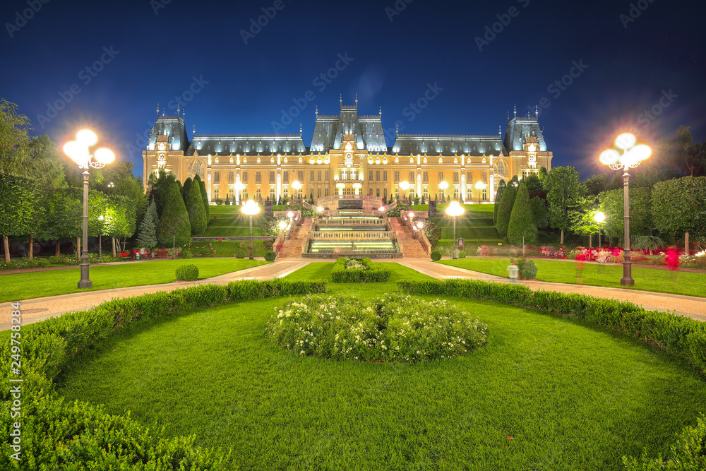 Obraz premium The Palace of Culture edifice in Iasi, Romania.