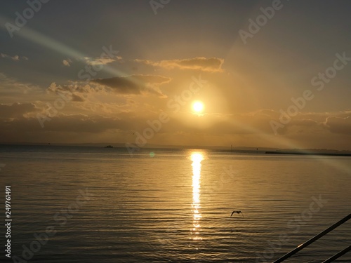 Fototapeta Naklejka Na Ścianę i Meble -  Sunrise over the water