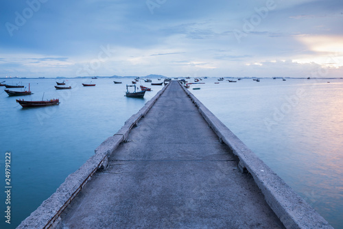 Wallpaper Mural Bridge and boats Torontodigital.ca