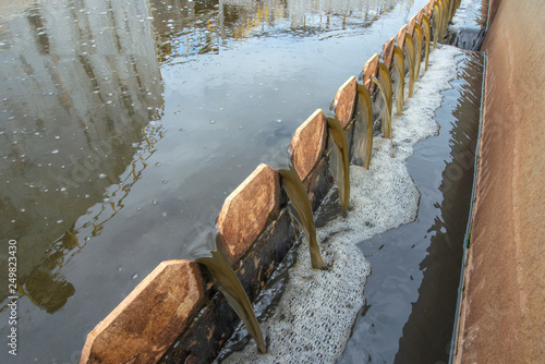 Clarifier cisterns system and effluent for wastewater treatment plant 