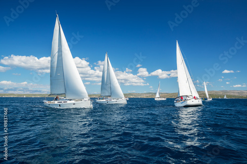 Fotografia Sailing yachts regatta competition
