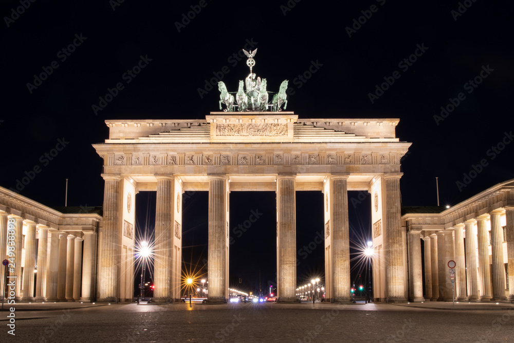 Brandenburg gate, night