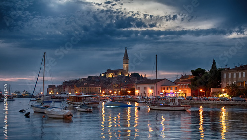 Rovinj bei Nacht