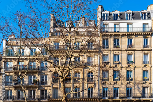 Paris, beautiful building in the center, typical parisian facade in the Marais © Pascale Gueret