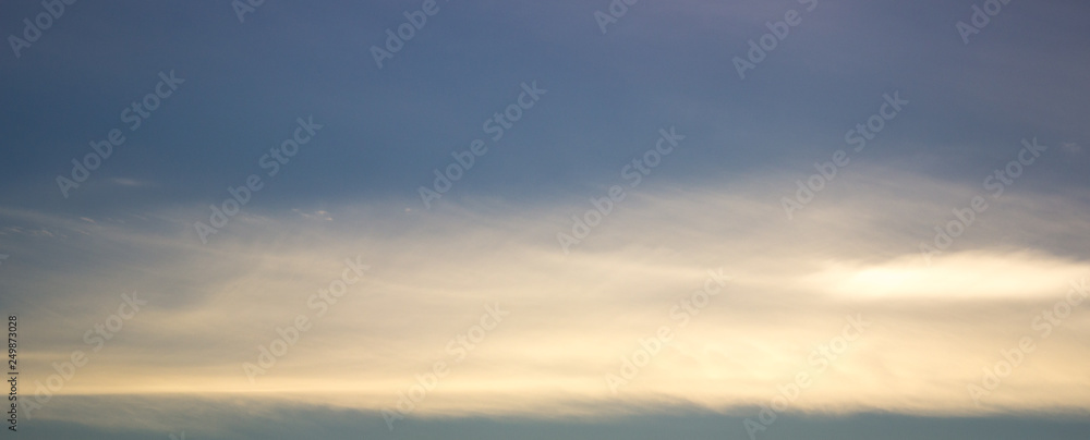 Obraz premium blue sky with clouds landscape