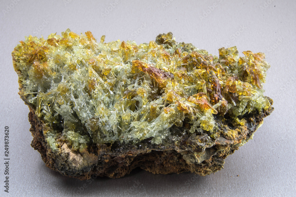 Naklejka premium cynkit. produkt uboczny przy produkcji cynku