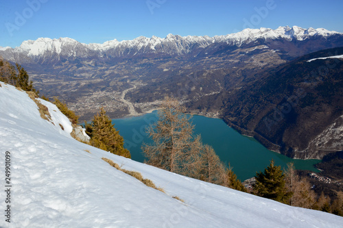 Il lago di Santa Croce a Belluno,visto dalle montagne del Nevegal