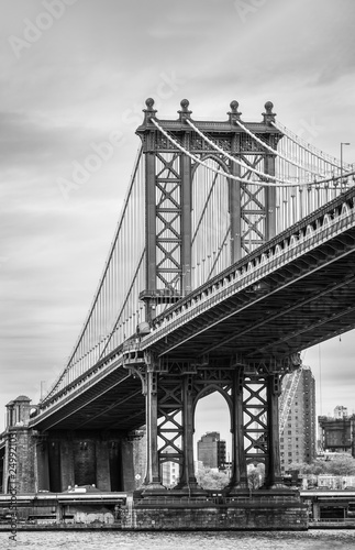 Manhattan Bridge in New York City © misu
