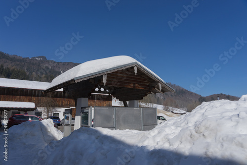 Dorf Sachrang im Winter mit viel Schnee