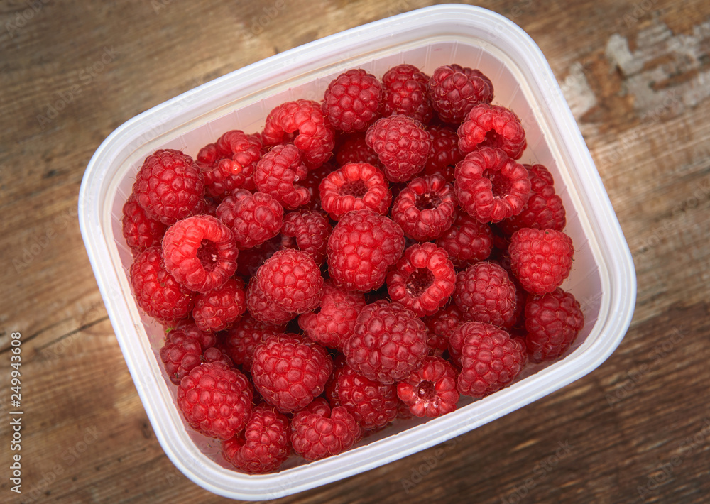 Sweet and delicious raspberries. Sweet and delicious raspberries.