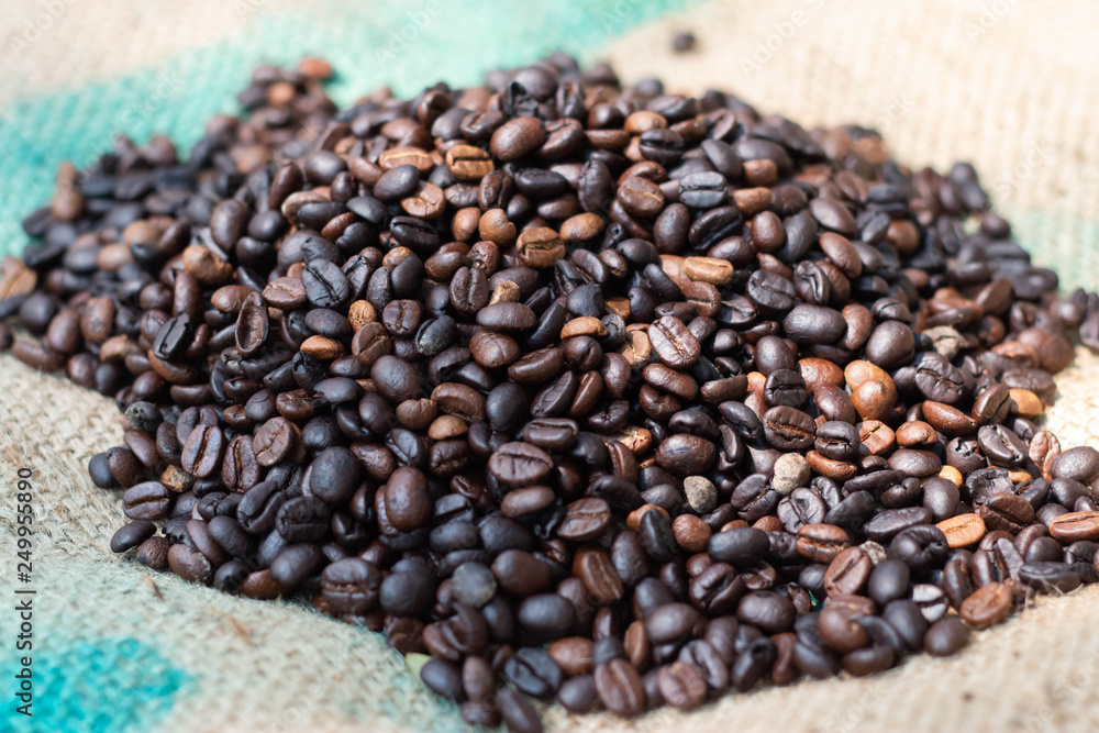 Fototapeta premium Roasted coffee beans