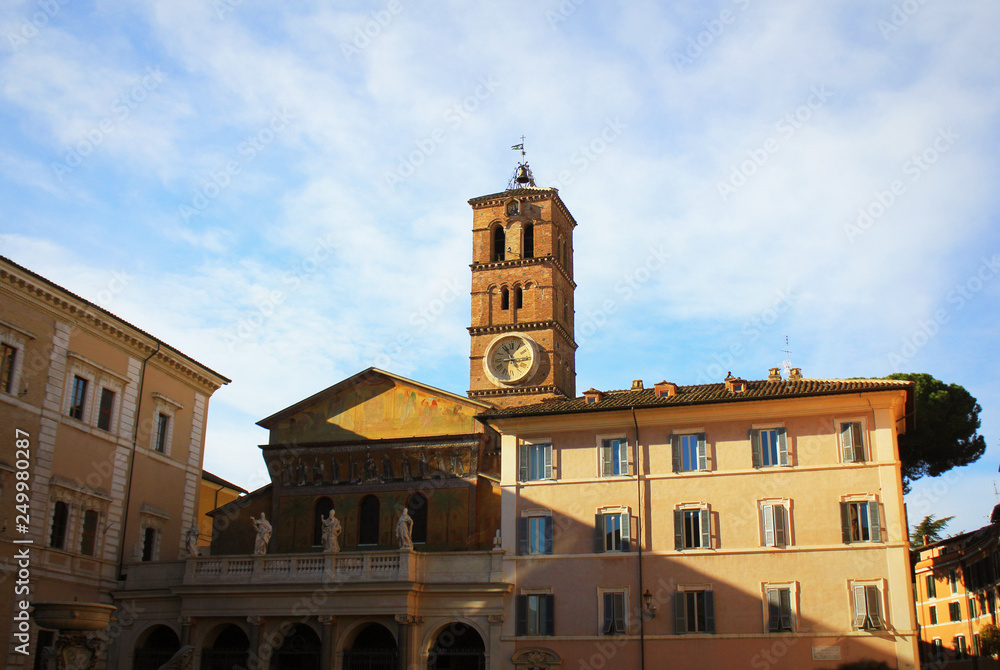 Φωτογραφία Basilica di Santa Maria in Trastevere ain Trastevere at sunset, Rome, Italy