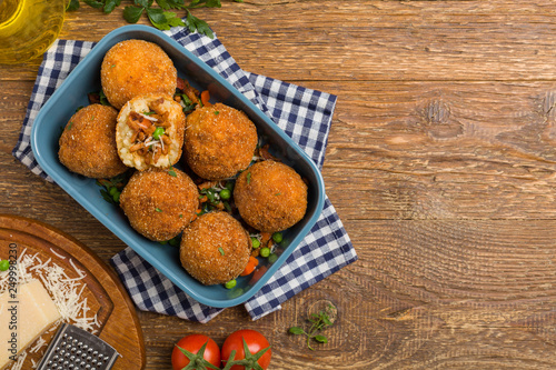 Rice balls with minced meat.