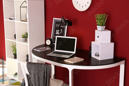 Modern home office workspac...