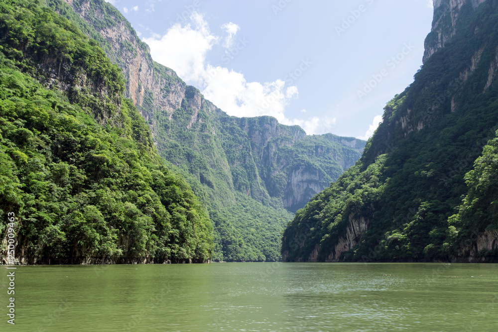 Sumidero Canyon on the Grijalva River, Chiapas / Mexico