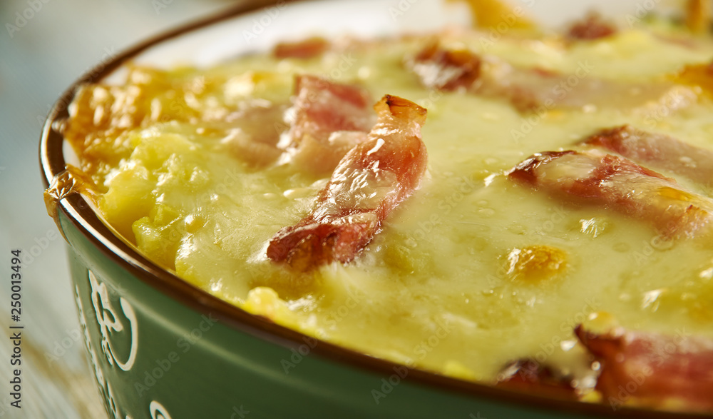 Cheesy Ham and Hash Brown Casserole Cheesy Ham and Hash Brown Casserole