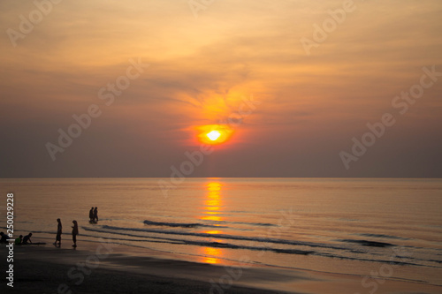 Sunrise Beach © Puttipong