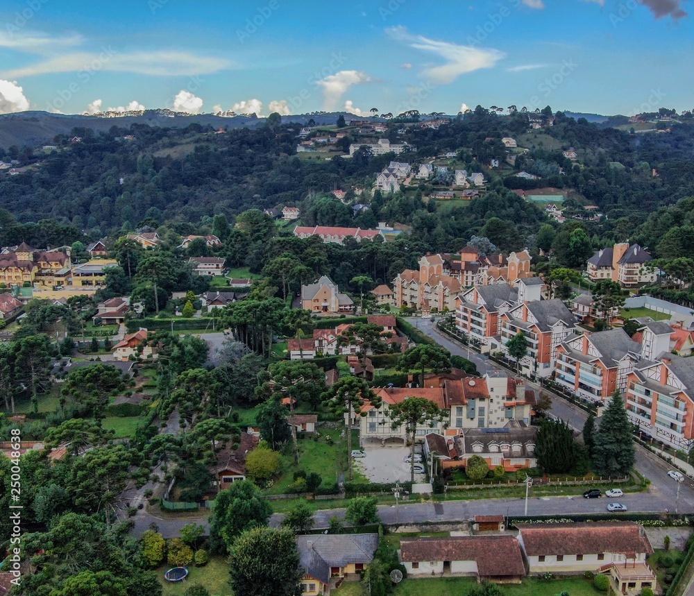 Fototapeta premium vista aérea de Campos do Jordão