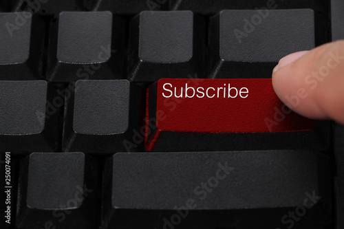 subscribe button on a computer keyboard