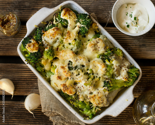 Tableau sur toile Baked gratin of cauliflower, broccoli and romanesco with cream and mustard sauce