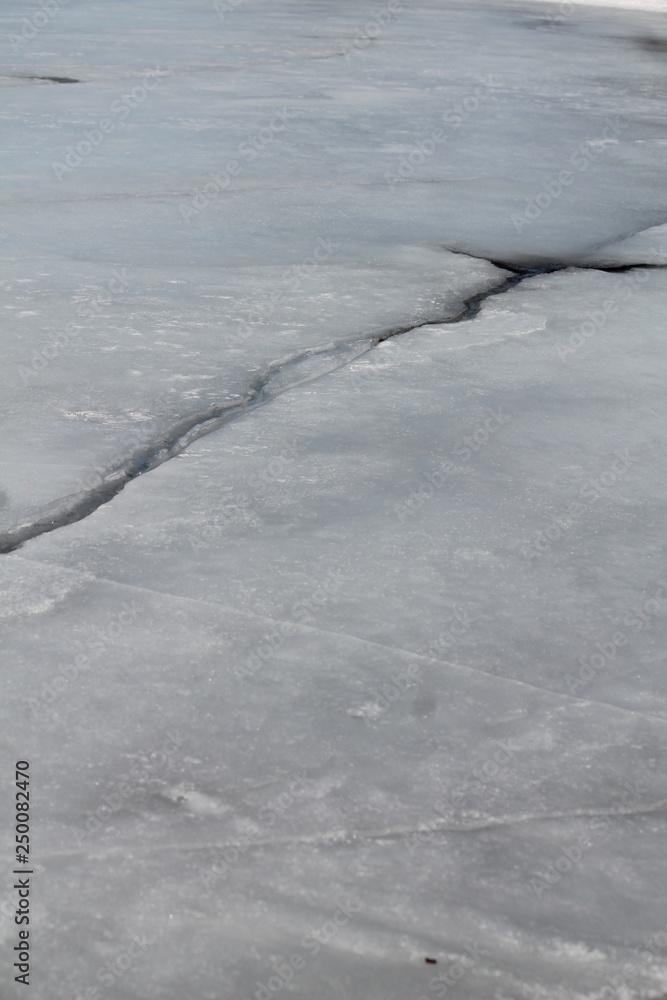 Obraz premium ice cracking