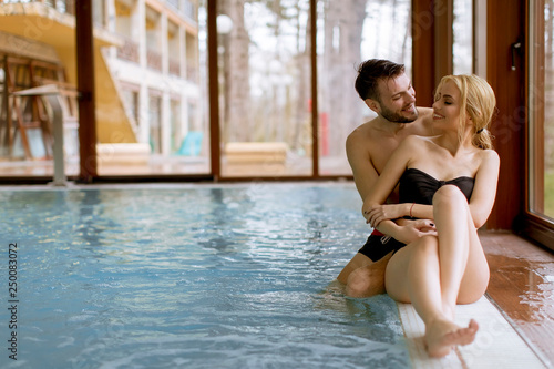 Loving couple relaxing in t...