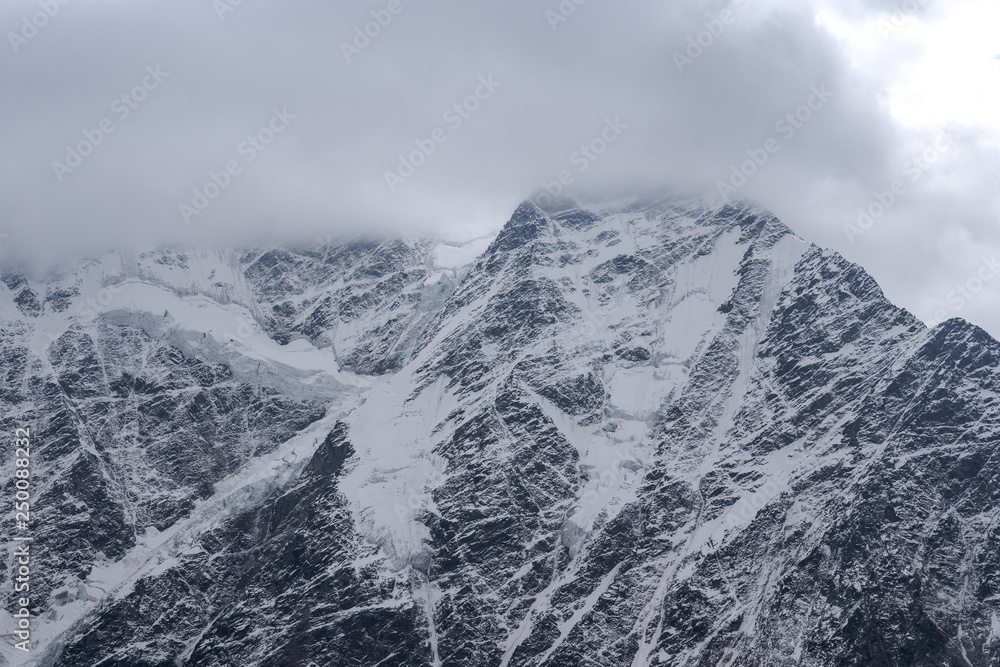 Obraz premium mount peak in a clouds