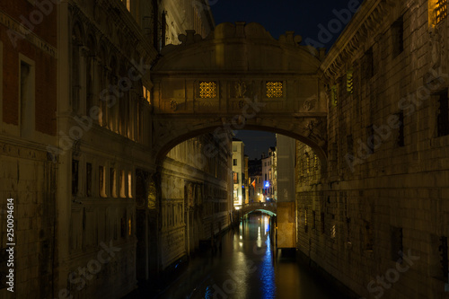 Ponte dei Sospiri in Venice early in night