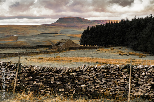 This circular cycle or walk explores the area surrounding the Yorkshire town of Settle. It's a beautiful area with striking limestone scenery and some challenging climbs