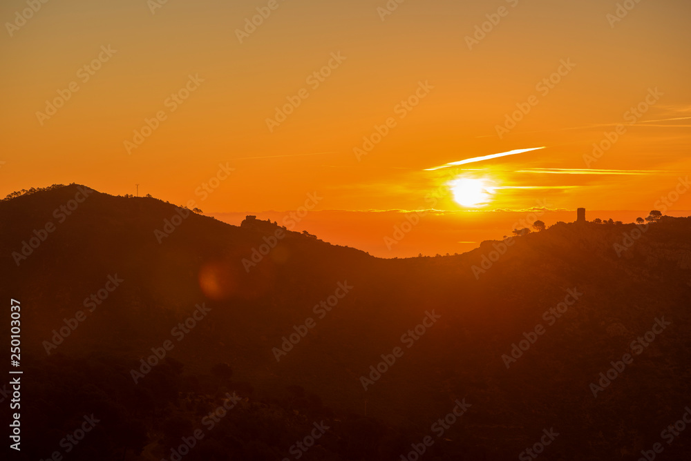 Obraz premium Sunrise in the mountains of the palms desert
