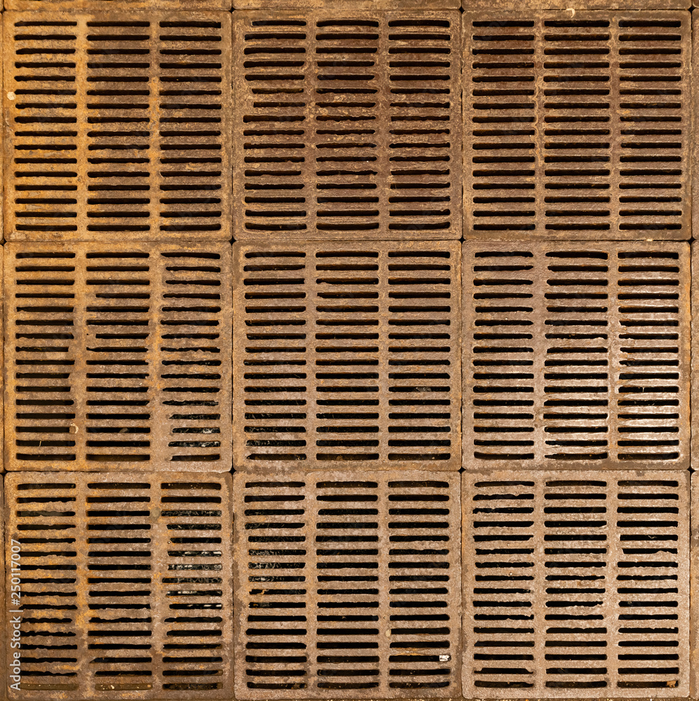 Metal floor square grilles with slotted holes for draining melt water into the sewer Metal floor square grilles with slotted holes for draining melt water into the sewer