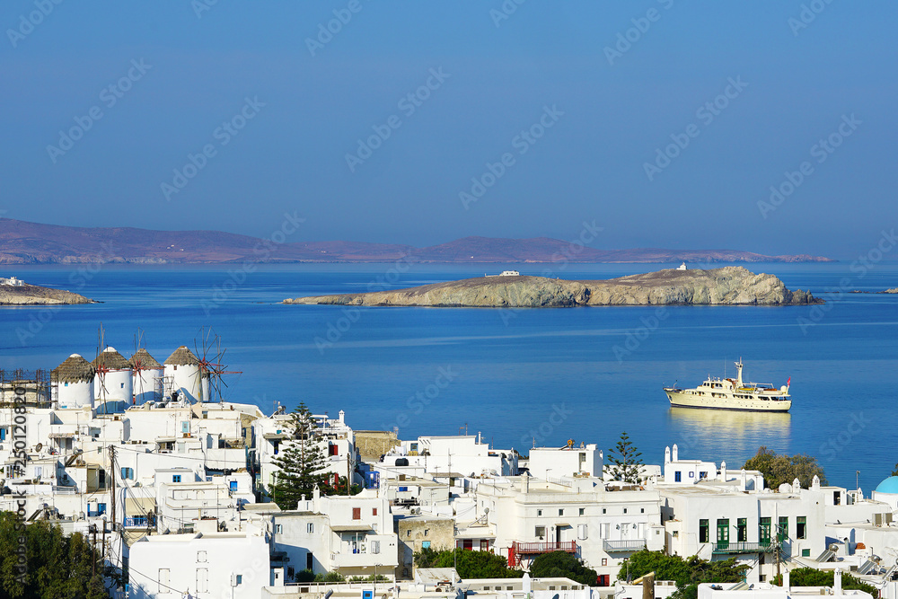 Obraz premium Top view of Mykonos bay on a September day