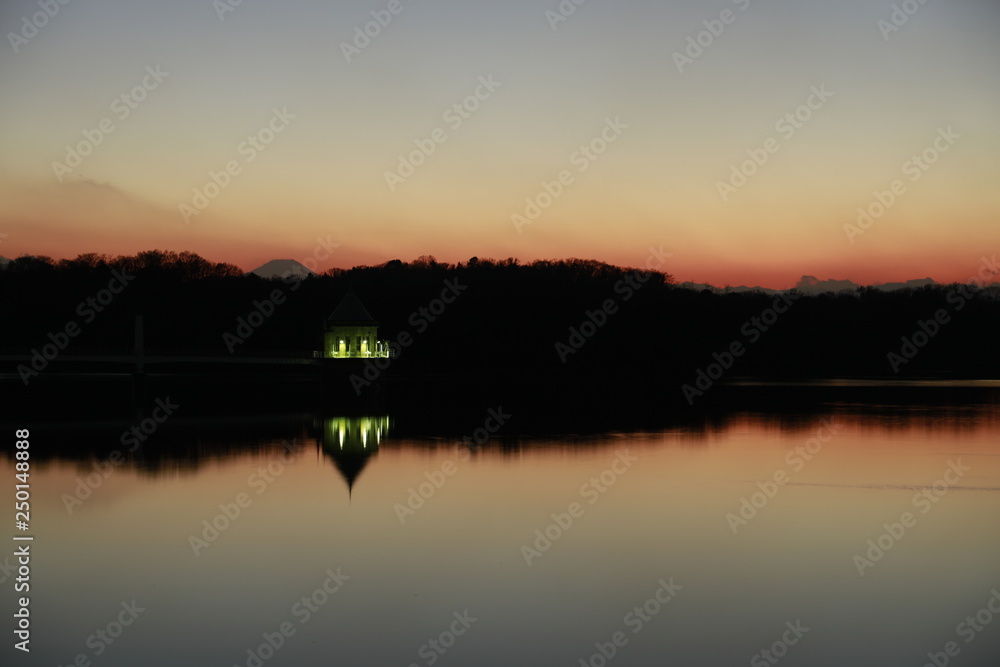 狭山湖と夕景