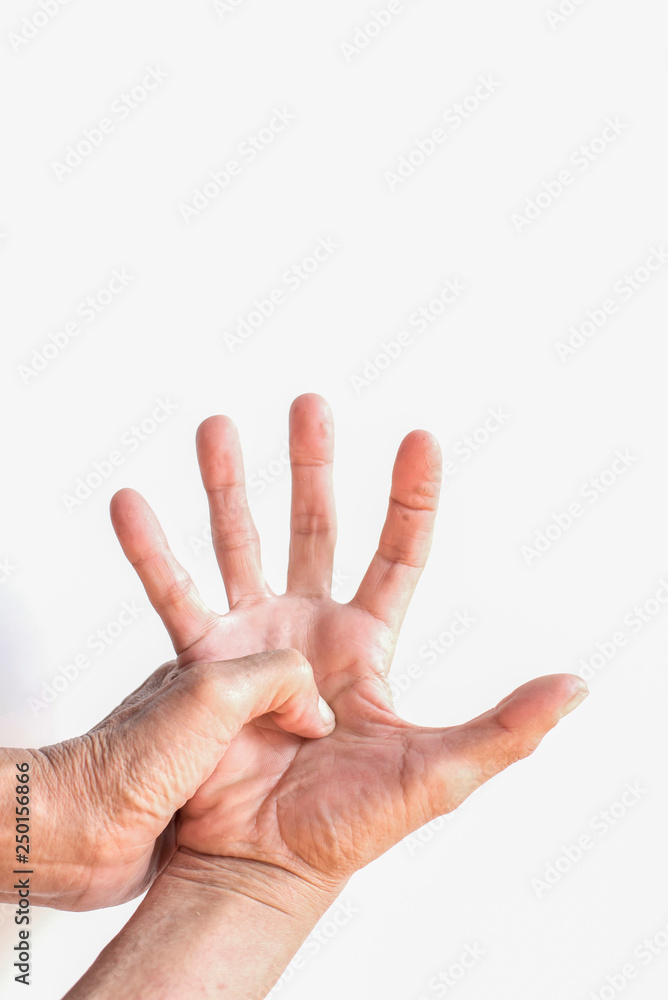 Trigger Finger a defect in a tendon causing a finger to jerk or snap straight when the hand is extended. Trigger Finger a defect in a tendon causing a finger to jerk or snap straight when the hand is extended.