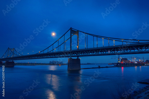 Brücke über den Rhein bei Uerdingen
