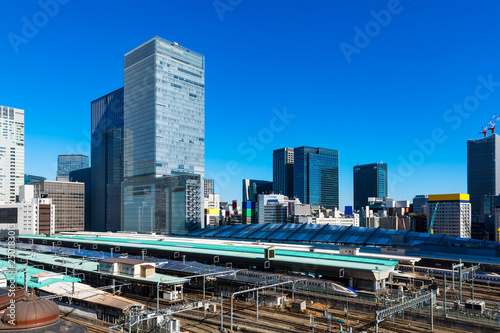 (東京都ｰ都市風景)東京駅ホームと八重洲側のビル群１