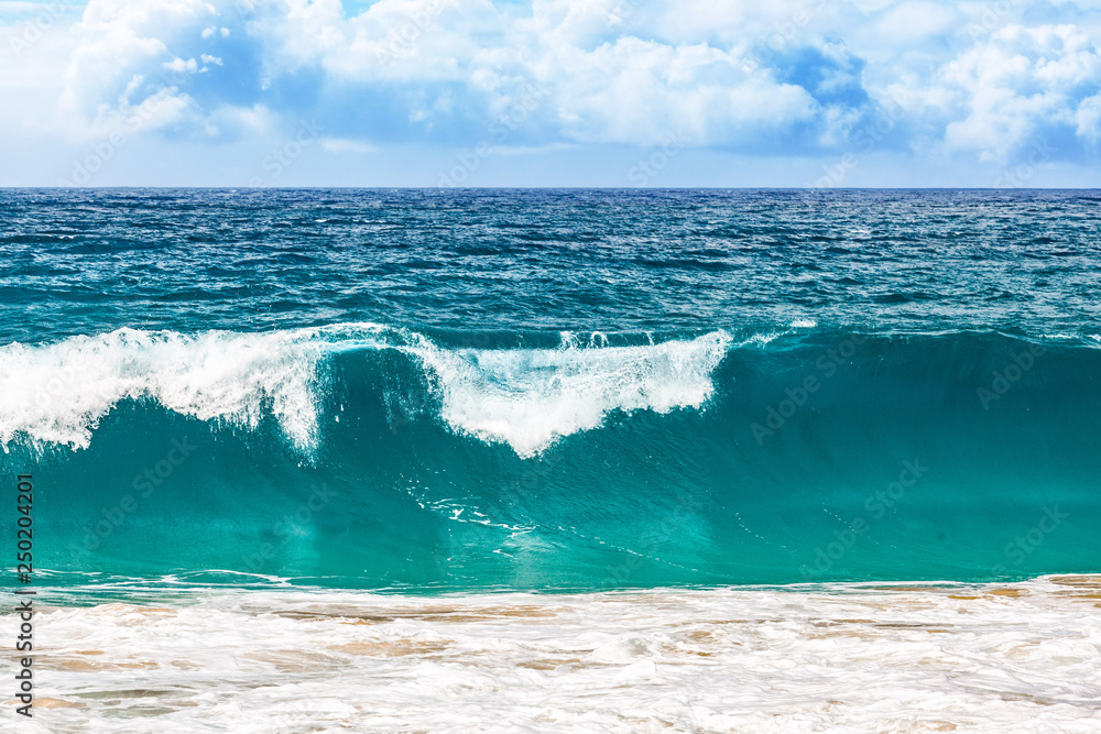 Fototapeta premium Crushing wave near seashore - minimalist cloudy seascape