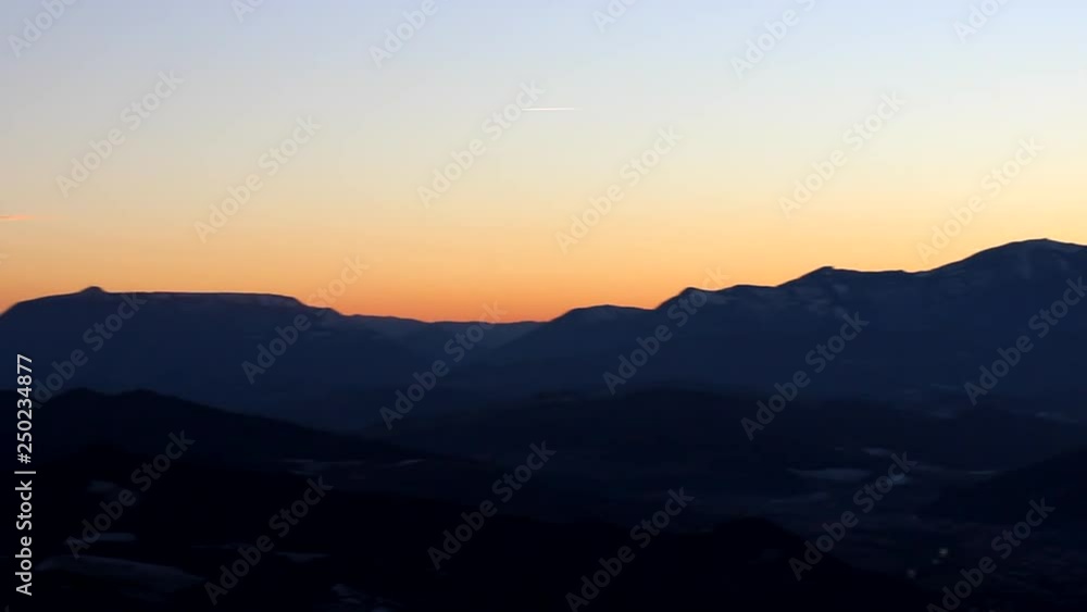 Paesaggio montuoso Paesaggio montuoso