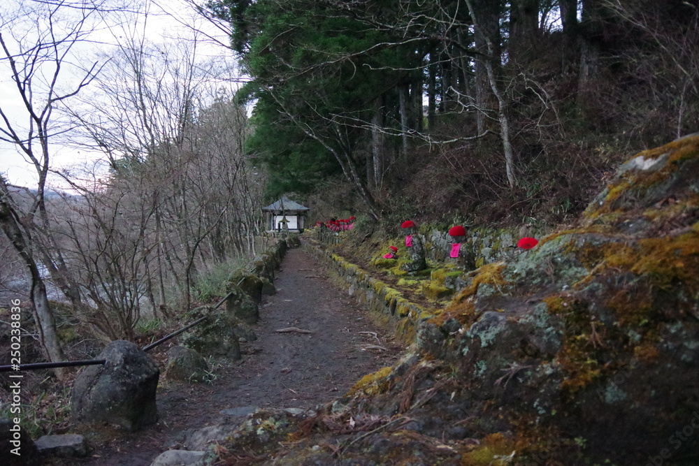 Fototapeta premium 憾満ヶ淵の地蔵