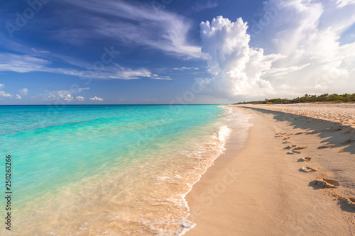 Fototapeta Naklejka Na Ścianę i Meble -  Beautiful Caribbean Sea beach in Playa del Carmen, Mexico